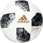 كرة Adidas الرسمية لمباراة كأس العالم 11